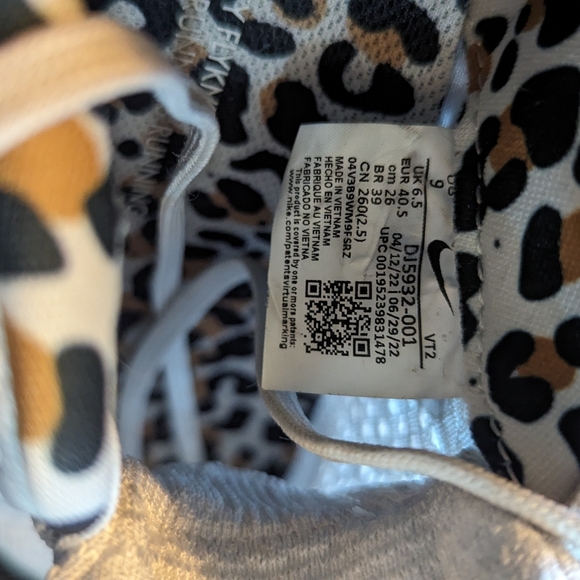 Nike Women's React Infinity Run Flyknit 2 - Picture 5 of 8